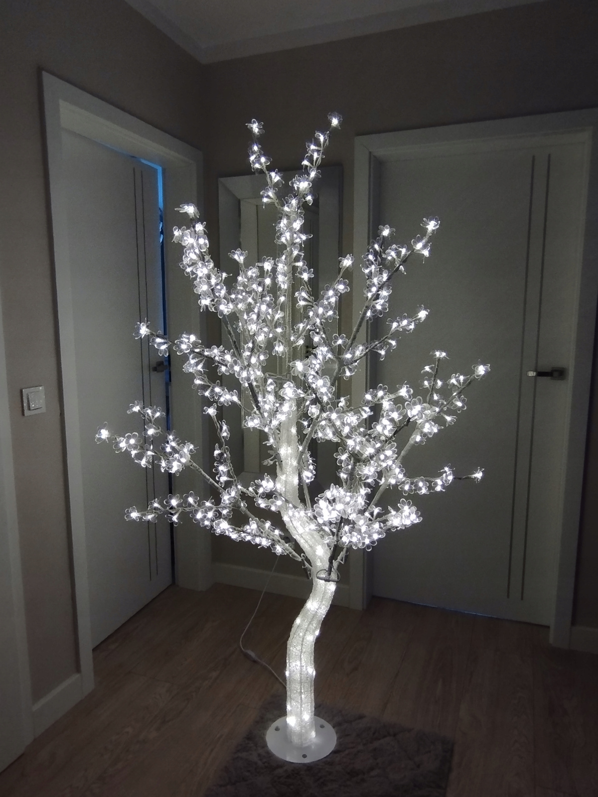 DRZEWKO LED ŚWIECĄCE 150 CM BIAŁE ZIMNE Z FLASHEM pol_pl_DRZEWKO-LED-SWIECACE-150-CM-BIALE-ZIMNE-Z-FLASHEM-2261_2