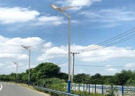 Lampa solarna uliczna z panelem UFO 500W-5000lm uchwyt