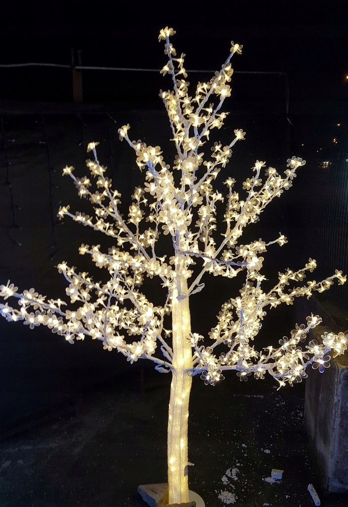 DRZEWKO LED ŚWIECĄCE 150 CM BIAŁE CIEPŁE Z FLASHEM pol_pl_DRZEWKO-LED-SWIECACE-150-CM-BIALE-CIEPLE-Z-FLASHEM-2260_2