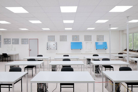 Panel LED LIGHT 60W kwadratowy w kolorze białym.