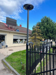 Słup metalowy ze stojakiem na lampę solarną 3 m